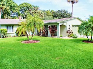 1307 Lake Shore Blvd, Tavares, FL 32778