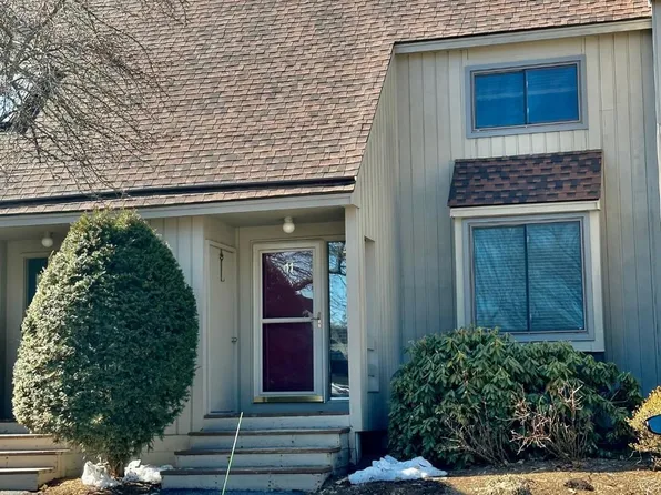 11 Churchill Court, Bedford, NH 03110