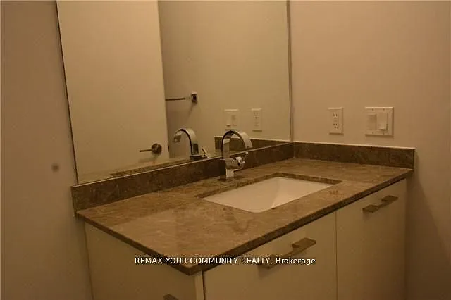 9471 Yonge St #629 — Photo 11