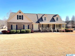 101 Mache Ln SE, Owens Cross Roads, AL 35763