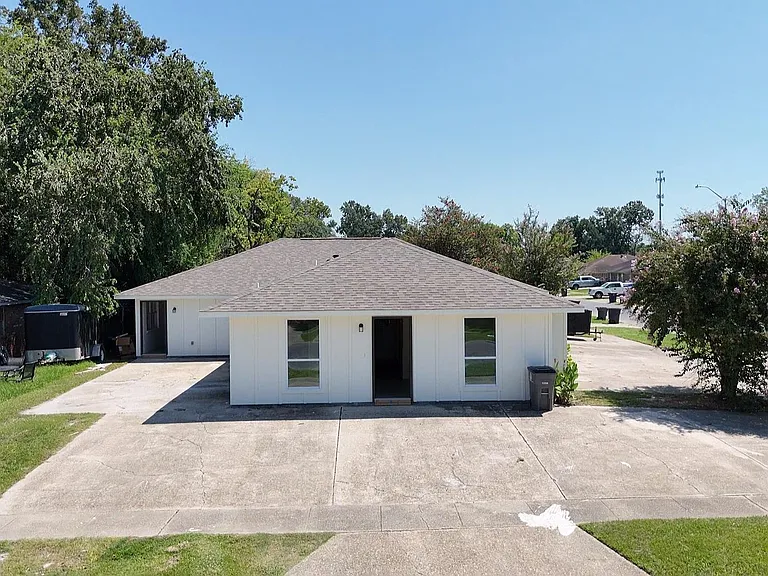 4173 Libuse Dr — Photo 2