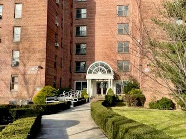 3105 Avenue V image 1 of 17