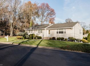 18 Winter St, Edison, NJ 08820