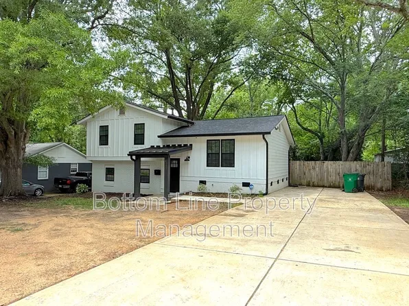 4117 Oak Forest Dr, Charlotte, NC 28215