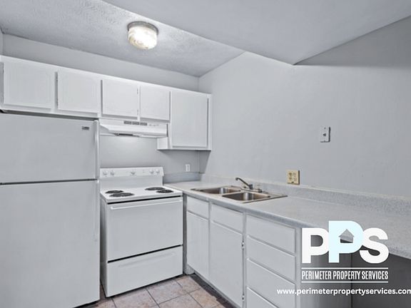 2nd image of 115 Burke St SE #C0115-l