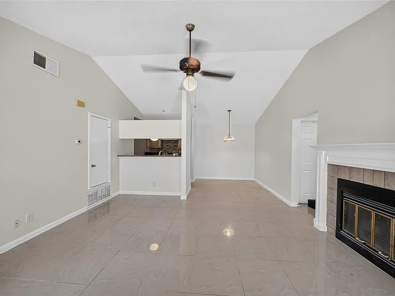 339 Fantail Loop #B — Photo 14