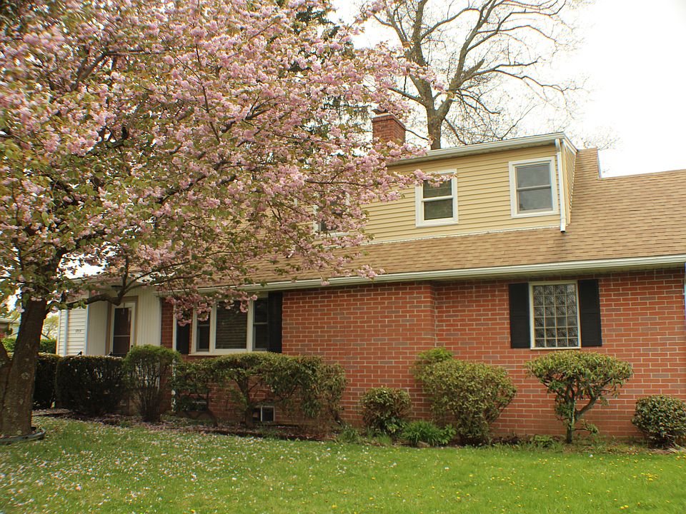 1st image of 1755 Paine St