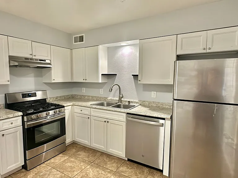 5105 S La Rosa Dr — Photo 17
