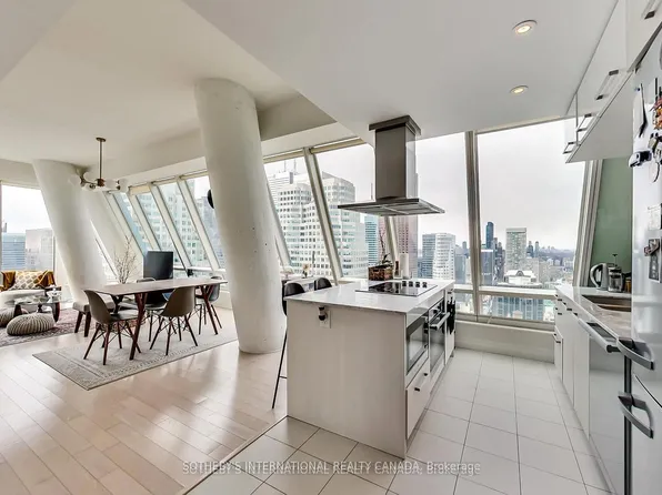 8 The Esplanade #5504, Toronto, ON M5E 0A6