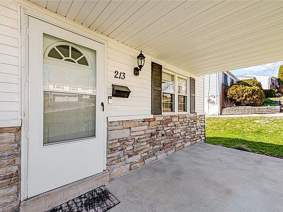 4th image of 213 Cottonwood Dr