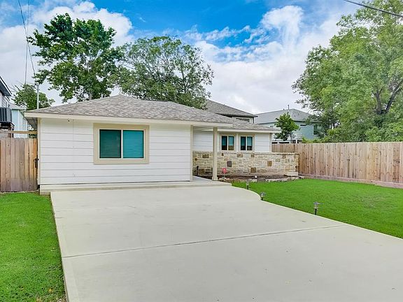 3rd image of 309 Lakeside Drive