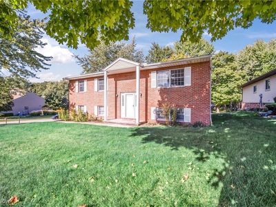 9817 Huntington Park Dr, Strongsville, OH, 44136