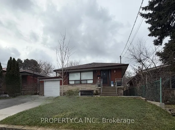 46 Hove St, Toronto, ON M3H 4Y9