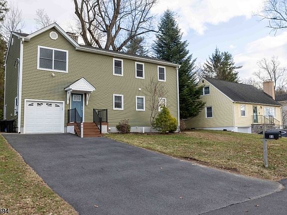 2nd image of 31 Lakeview Rd