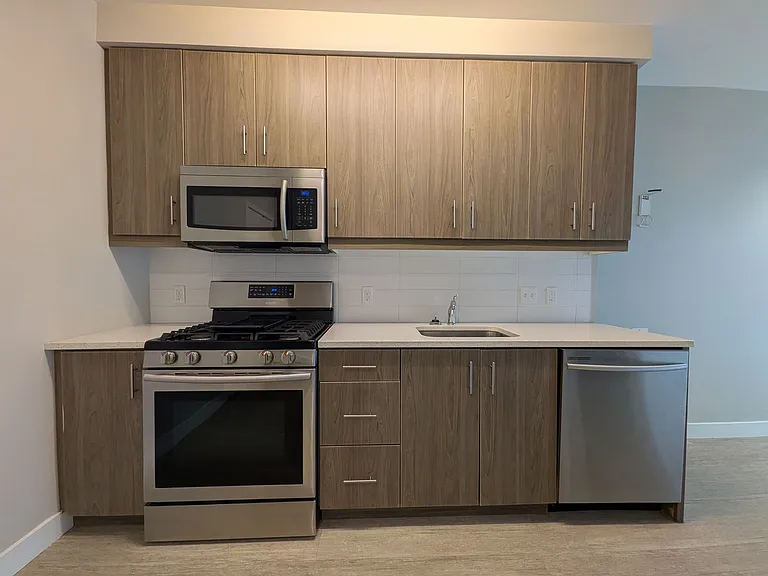 Division Terrace Apartments — Photo 49