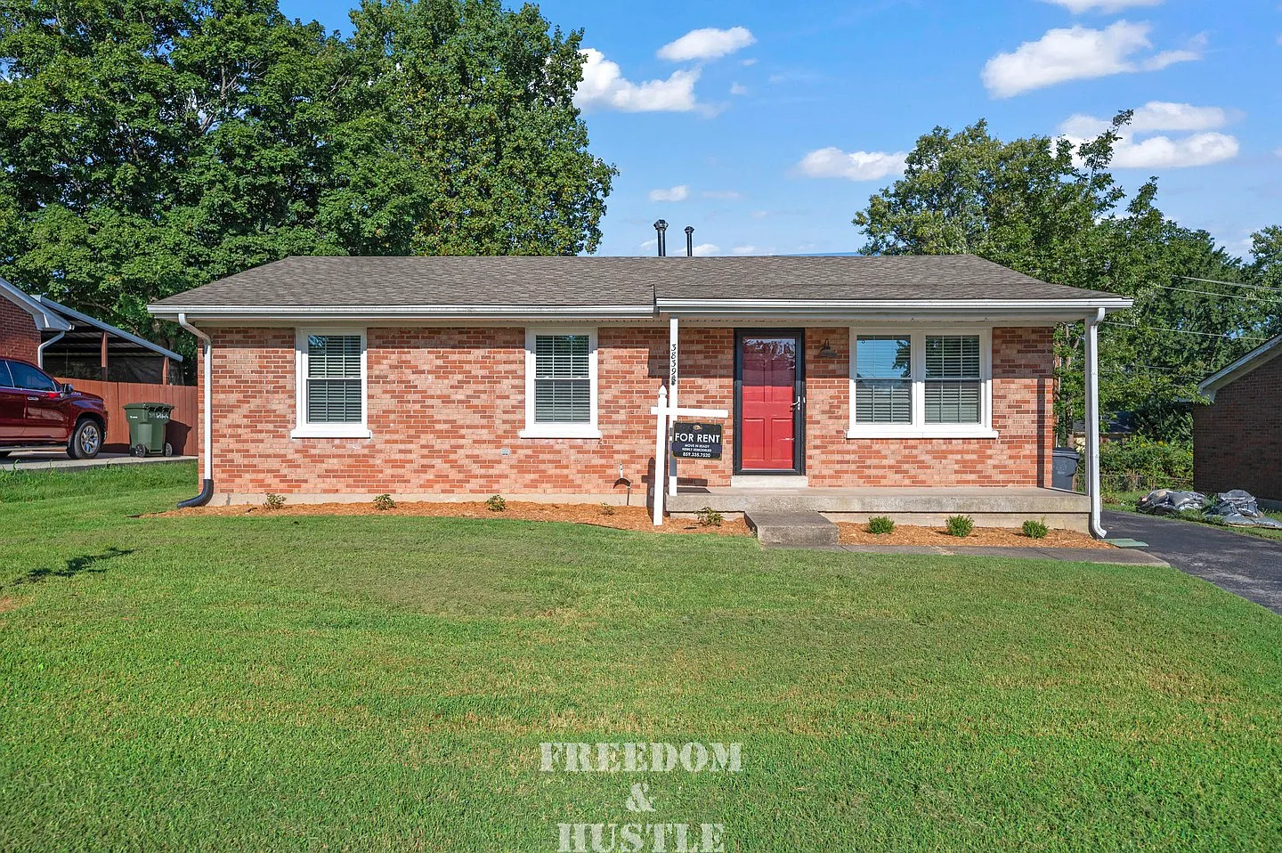 3 bed, 975 sqft, $1,995 — Photo 1