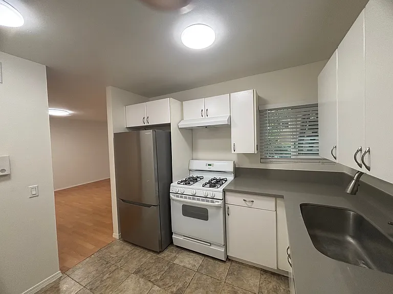 18350 Hatteras St #168 — Photo 11