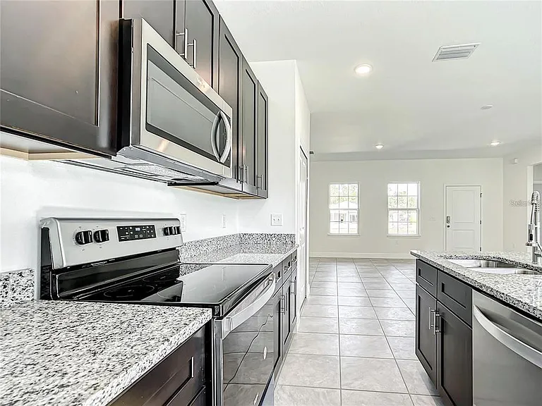 406 Marion Oaks Trl — Photo 24