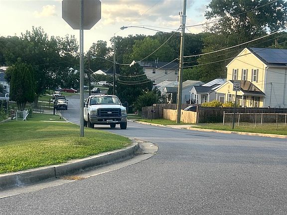 4th image of 6010 Kano St