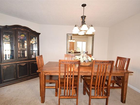 3rd image of 14119 Hillvale Dr