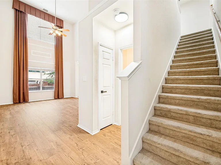 8533 Brunswick Dr — Photo 4