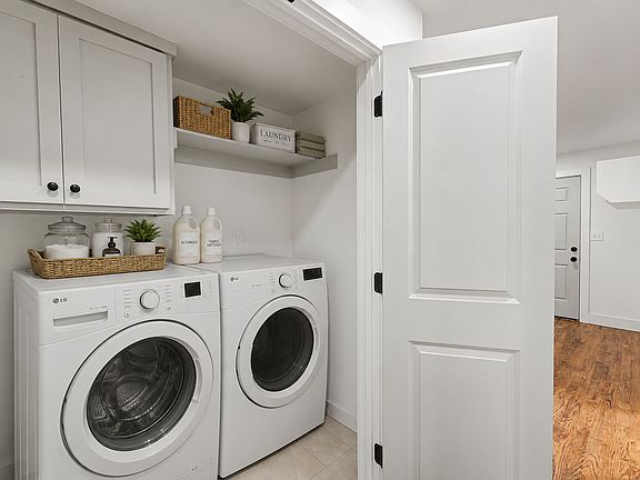 3rd image of 1337 N Boston Pl