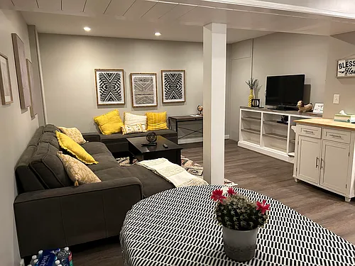 696 Valley View Rd #1 Photo 1