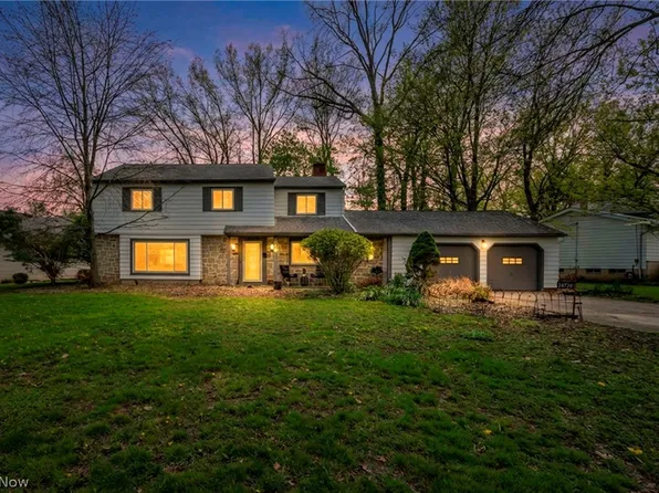 24720 Dundee Dr, Richmond Heights, OH 44143