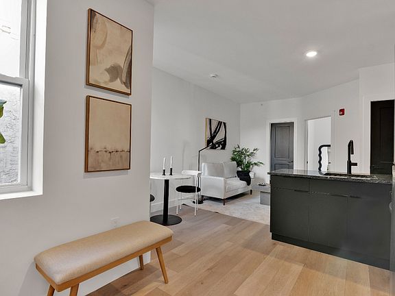 4th image of 3138 N Broad St #4