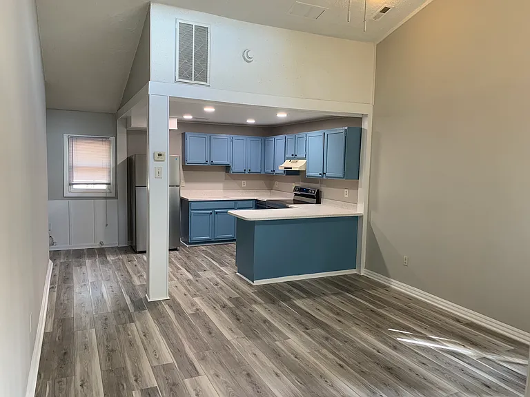 811 King Arthur Dr #B — Photo 5