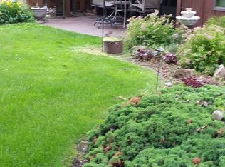 214 Holly Ln, Schererville, IN 46375
