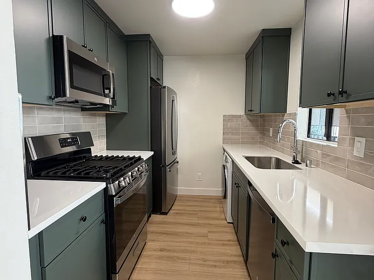 3709 Watseka Ave — Photo 6