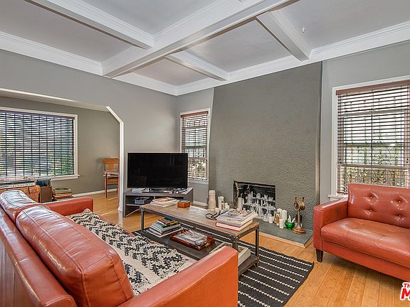 4th image of 2817 S Hobart Blvd