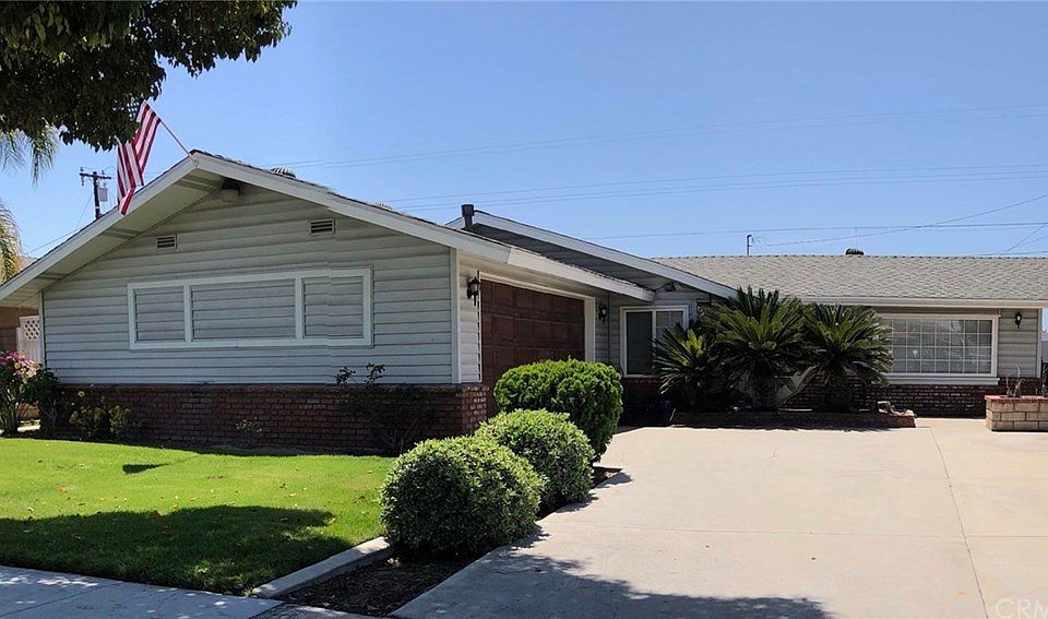 1st image of 7959 Bellflower Dr