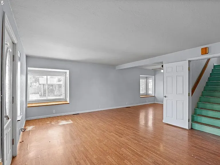 1021 Deal St — Photo 8