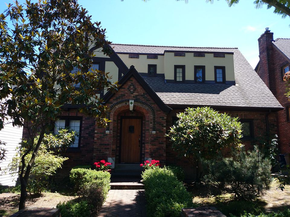 2nd image of 2626 11th Ave E