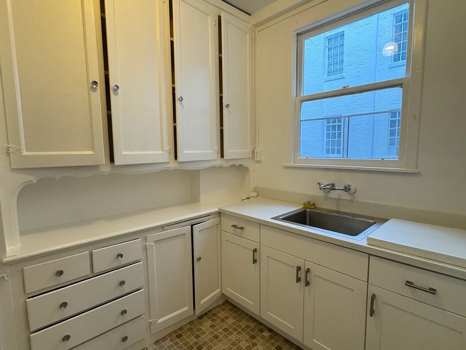 1 bed, 475 sqft, $3,995 — Photo 2