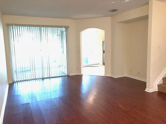 2nd image of 2128 Oakmont Drive #2128