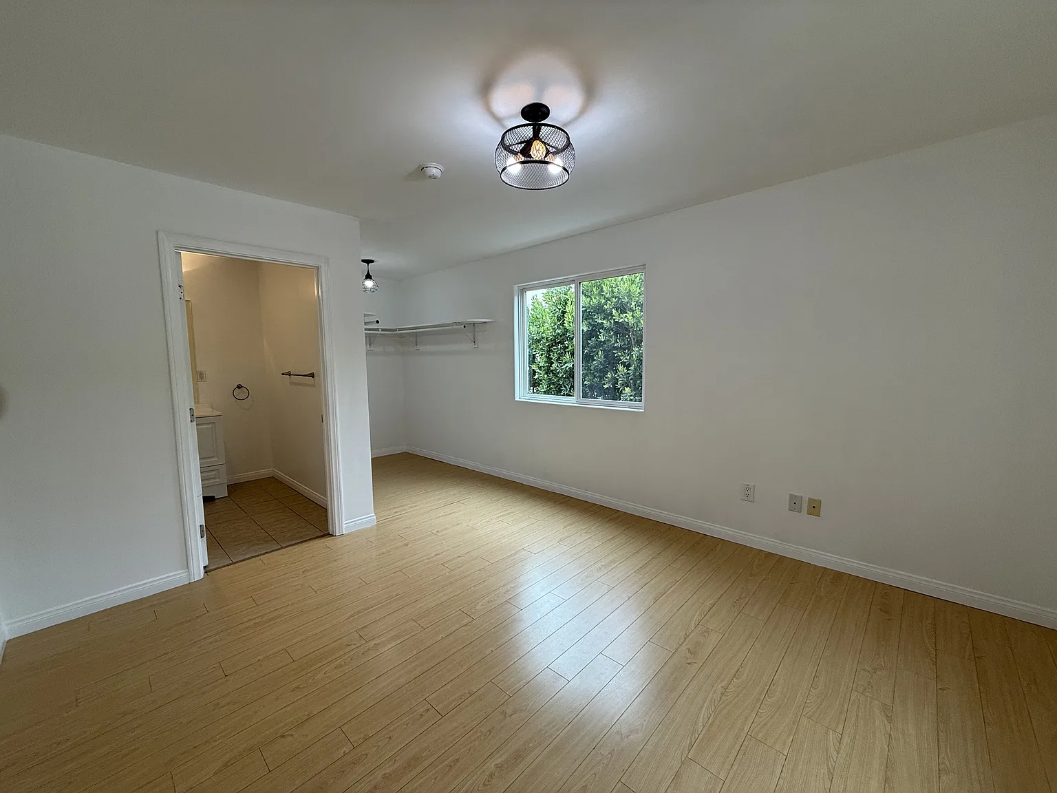La Jolla Ave (746 - 748) - 748 1... — Photo 4