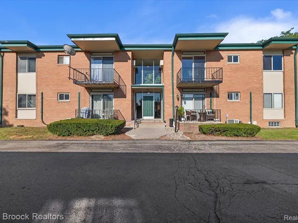 1954 Axtell Dr APT 7, Troy, MI 48084
