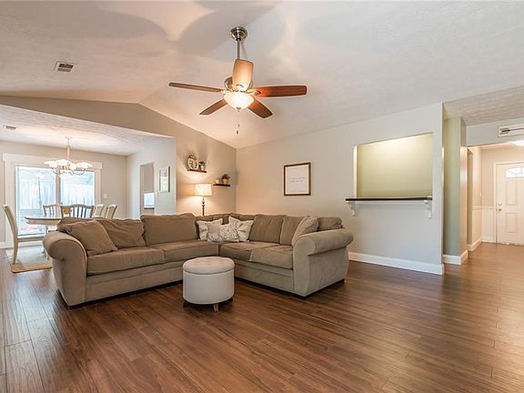 2nd image of 2978 Sloans Way