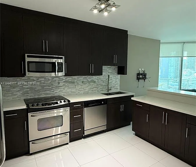 350 S Miami Ave — Photo 2