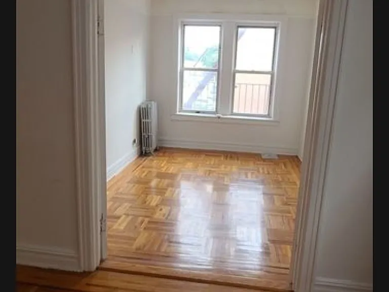 23-74 27th St #2 — Photo 5