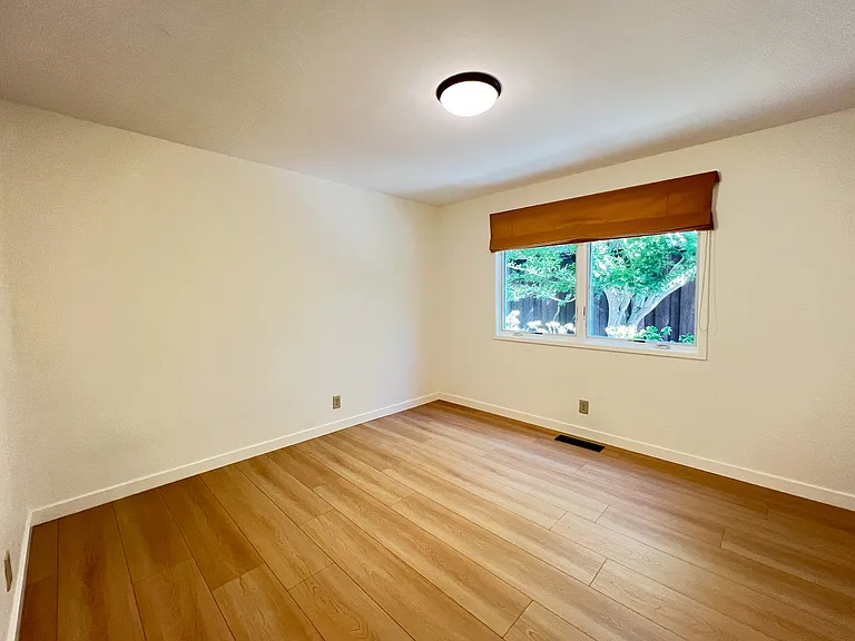 2286 Hastings Dr — Photo 27