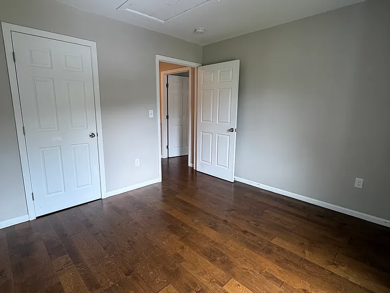 upstairs bedroom 1
