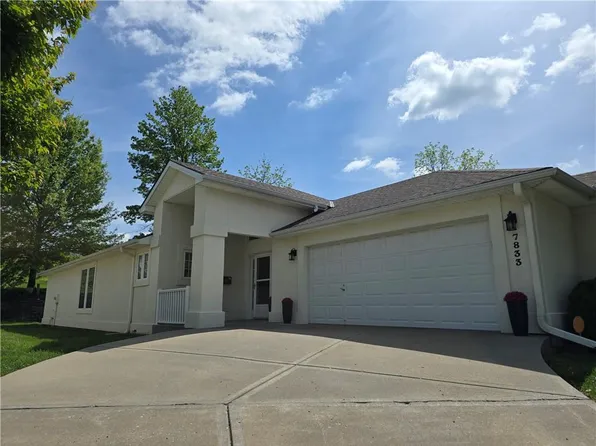 7833 N Cherry St, Gladstone, MO 64118