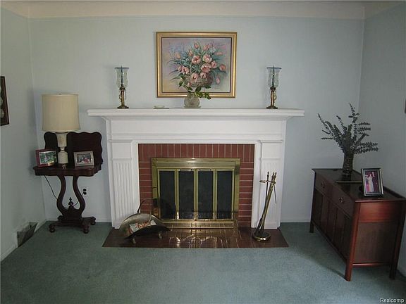 3rd image of 820 S Denwood St