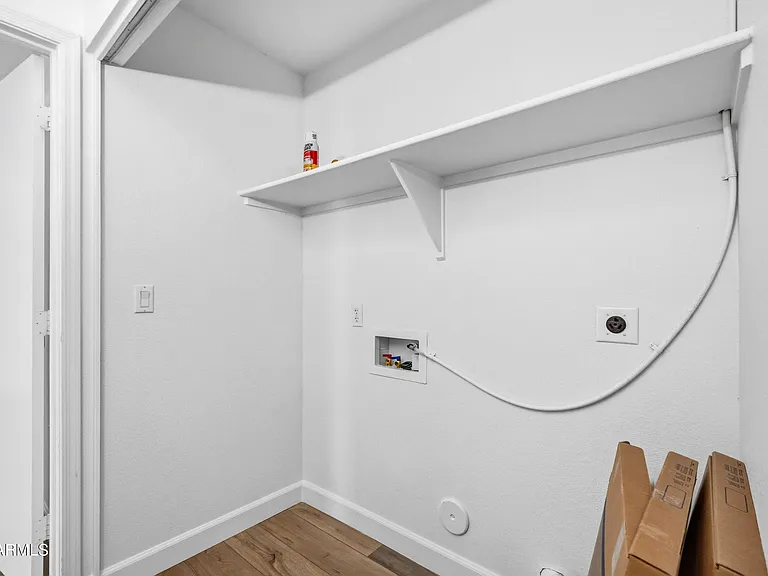 1142 W Sparrow Dr — Photo 22