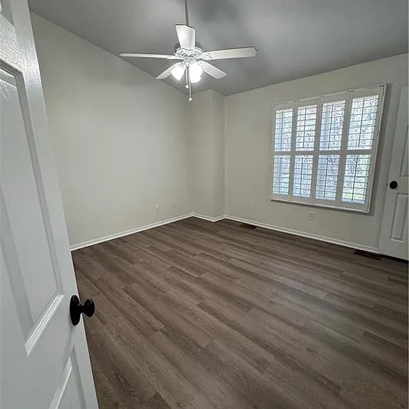 2907 Queen Anne Ct — Photo 15