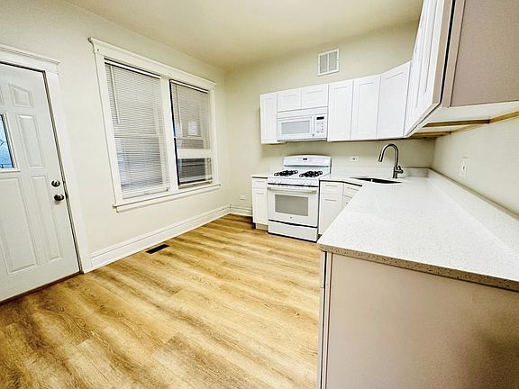 2nd image of 2234 W Cortez St #1R